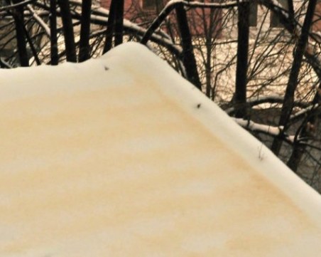 Сняг, премесен с пясък от Сахара, валя у нас СНИМКИ