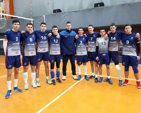 Старшата на ВК Строител тръгва към финалите на държавното