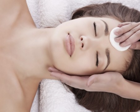 Как да почистваме лицето си правилно?