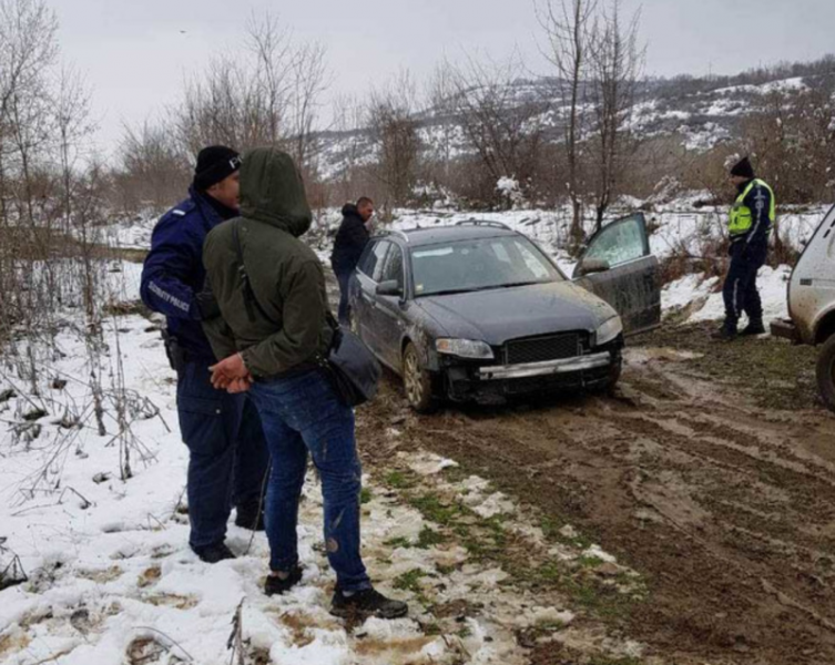 Гонка: Полицаи арестуваха рецидивист без книжка ВИДЕО