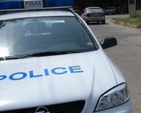 Екшън на пътя! Шофьори се млатят след катастрофа