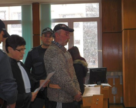 Екзекуторът Петър, който уби жената с която живее, застава пред пловдивския съд