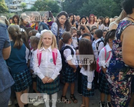 Отнемат стипендията на учениците, ако се явят два пъти без униформа