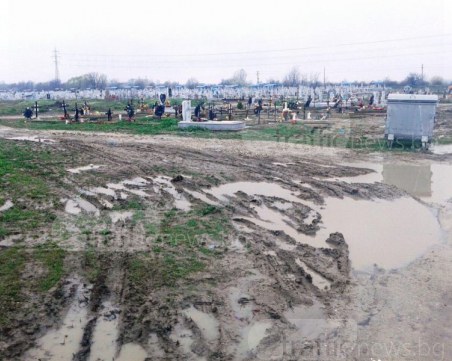 Гробищата на Рогошко под вода, пловдивчанин засне ужасяваща картина СНИМКИ и ВИДЕО