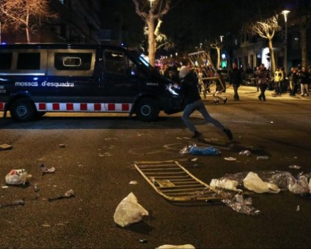 Сблъсъци в Каталуния! Над 50 души са ранени