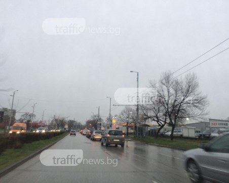 Жълт код за половин България днес, валежите в Пловдив продължава