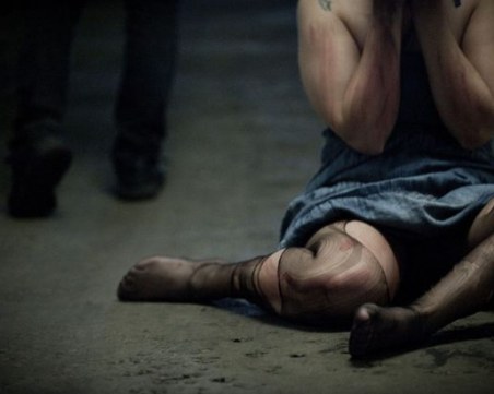 Блудство в Кючука! Мъж нападна жена между етажите на блок