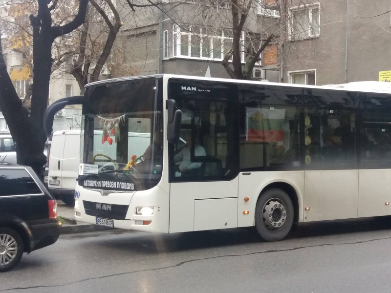 Патриотизъм заля автобус №1 в Пловдив! Пътниците са във възторг СНИМКА