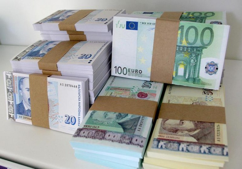 Банковите преводи между България и Европа поевтиняват десетки пъти
