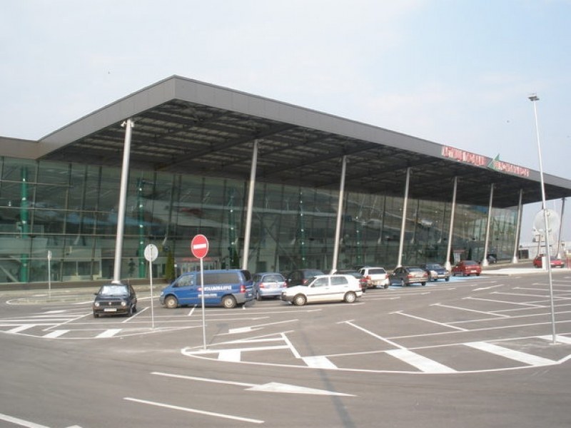 Официално: Китайци взеха Летище Пловдив