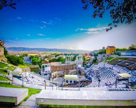 Слънце Пловдив огрява, Великден наближава