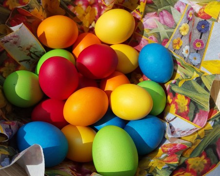 Свещениците предупреждават: Тези неща не бива да се слагат на едно място с яйцата