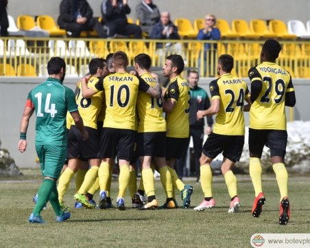 Ботев замина за София, групата е същата