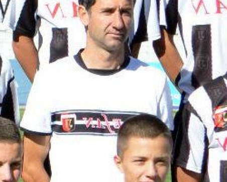 Феновете: “Златна малинка“ за ръковоството на Локомотив Пд