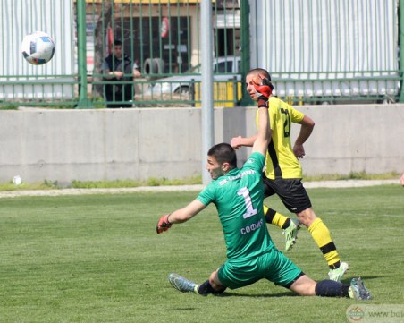 Младшата на Ботев бие Септември в шоу с 6 гола