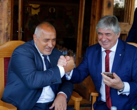 Решено: България няма да гони руски дипломати