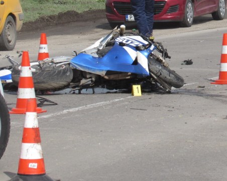 Черен ден за мотористите, 25-годишен мъж загуби живота си