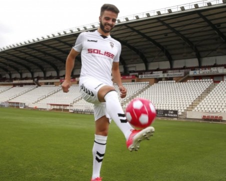 Испански футболист падна от третия етаж на хотел, оцеля