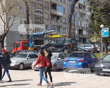 Паяк “разчиства“ колите край Гранда! Неделната хайка хвана пловдивчани неподготвени СНИМКИ