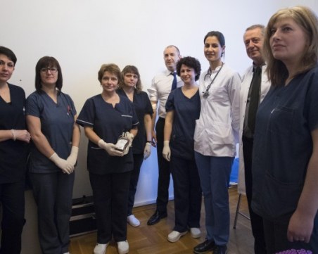 Румен Радев дари кръв за благородна инициатива на Цветница СНИМКА