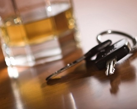 Спипаха двама пияни мотористи в Пловдив, пийнал младеж пък предизвика шофьора