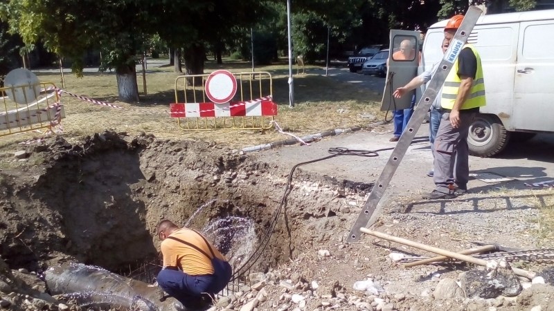 Стотици в “Кючук Париж“ остават без вода днес