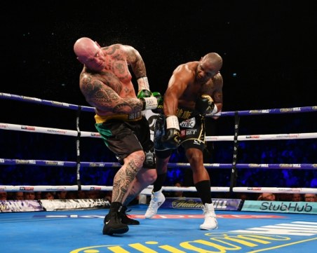 Изненада! Кобрата ще се бие с Дилиън Уайт ВИДЕО