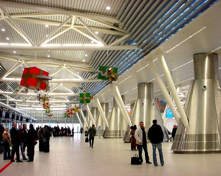 Отново? Без проверка на летище София - МВР категорично отрече