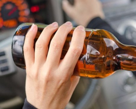 Посред бял ден: Хванаха пияна до козирката пловдивчанка зад волана