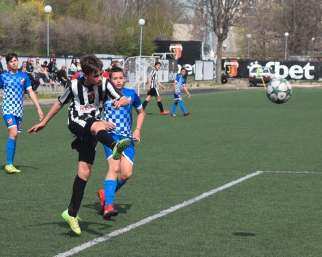 Локо би Спартак на Лаута при децата