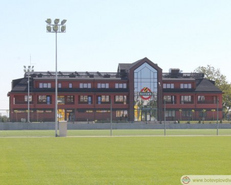 Ботев в пълен състав за мача с Левски, групата - утре