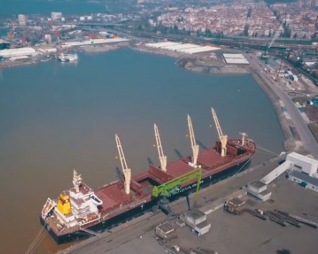 Братя Домусчиеви купиха свръхмодерен кораб за 36 милиона лева