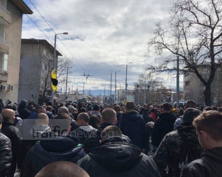 Шествието на бултрасите само по тротоара! Полицията няма да затваря улици