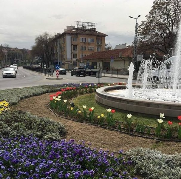 Фонтанът до Водната палата забълбука! СНИМКИ