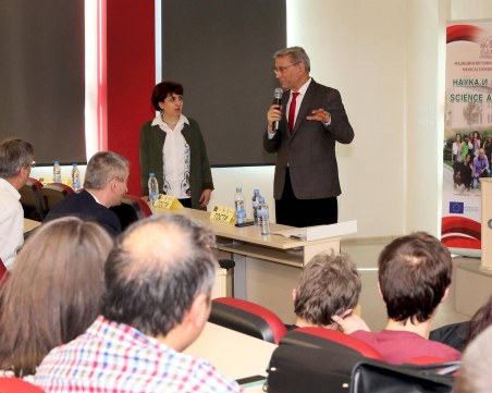 Млади учени представиха нови открития в Пловдив