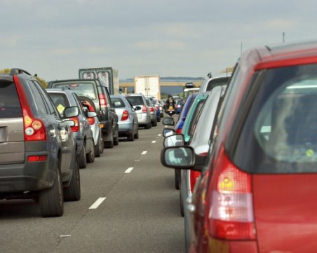 Тапа на магистрала “Тракия“! 10-километрова колона се е образувала край Ихтиман