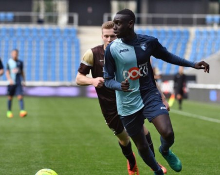 18-годишен футболист бе намерен мъртъв от родителите си