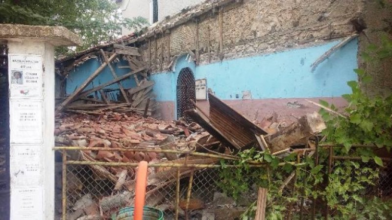 Пловдивско село посреща Великден пред рухналата си църква