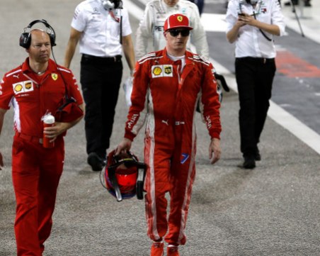 Механикът на “Ферари“ със счупен крак, екипът плаща 50 бона глоба