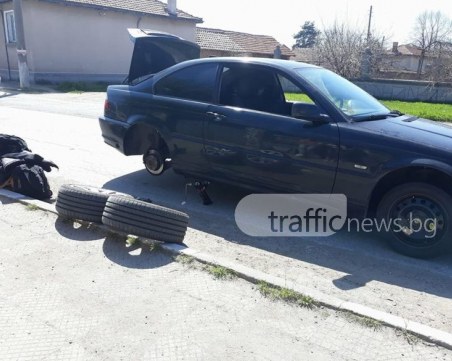 Нов инцидент на пътя с блъснатото 6-годишно момченце! БМВ остана в дупките СНИМКИ