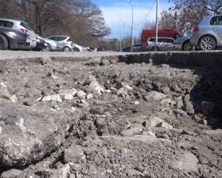 Пътят на линейките в Пловдив е като след бомбардировка ВИДЕО