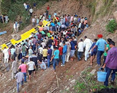 Зверска катастрофа в Индия! Най-малко 27 деца са загинали