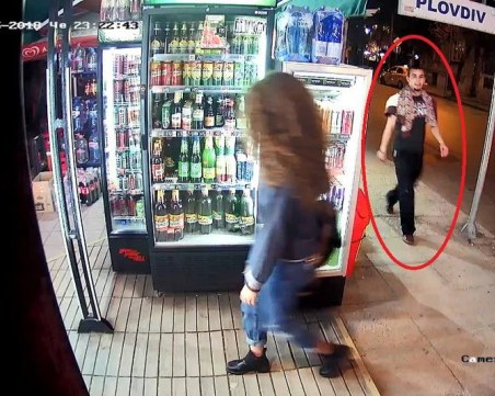 Млад мъж задигна тротинетката на пловдивски ученик, камера улови лицето му ВИДЕО