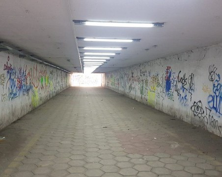 Подлезът до Централни гробища светна СНИМКИ