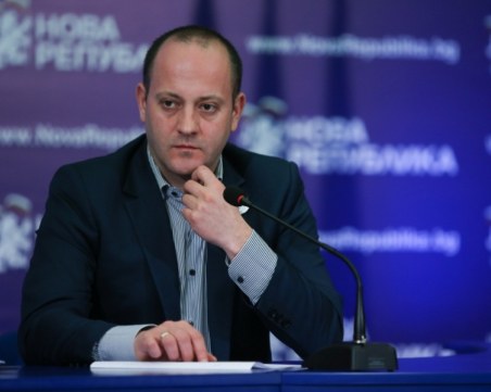 Радан Кънев представя дебютната си книга в Пловдив