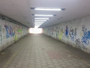 Подлезът до Централни гробища светна СНИМКИ