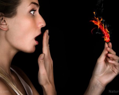 Какво се случва с тялото, когато изядете най-лютата чушка в света?