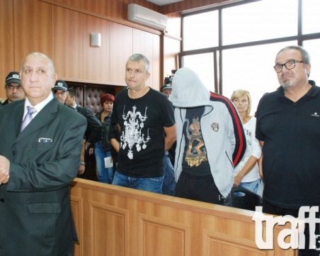 Цитрусовият бос Сотир Янков, жена му и дъщеря му застават пред съда в Пловдив