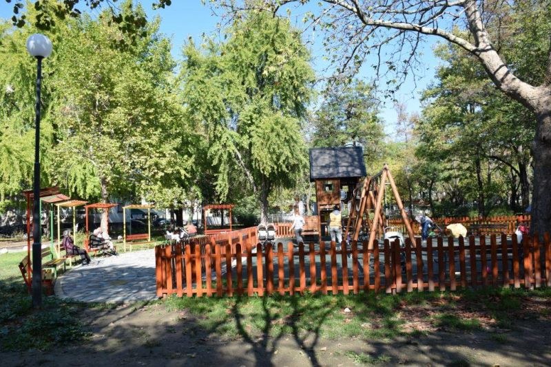 Подписка на 200 родители в Пловдив с резултат: получават детска площадка в центъра