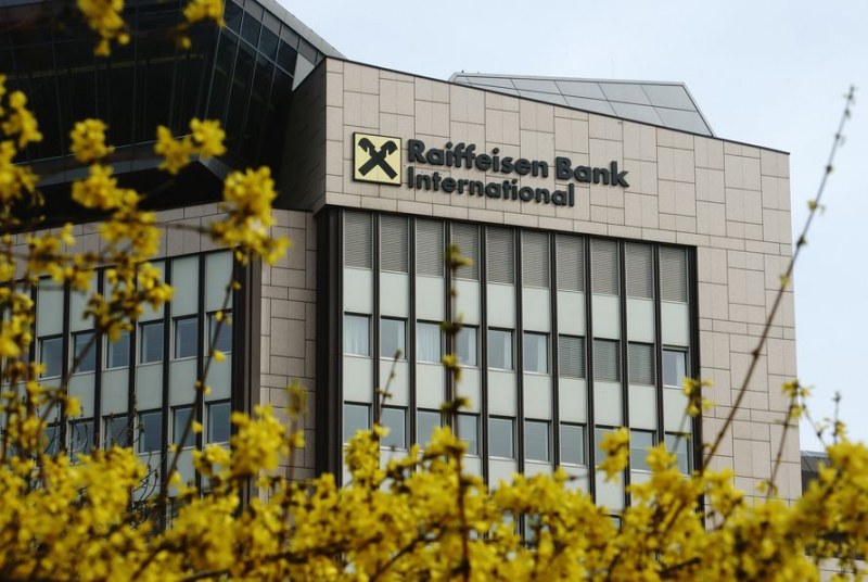 Райфайзен банк напуска Полша, продава бизнеса си за близо 1 милиард долара